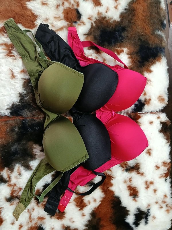 Standard Bra Thailand – Description Discover the comfort and style of Standard Bra Thailand, designed for everyday wear with a comfortable fit and a stylish look. Its elegant design and soft-feel fabric make it a suitable choice for daily use. Perfect for women who prefer a combination of comfort, support, and simplicity. বাংলা বিবরণ: স্ট্যান্ডার্ড ব্রা থাইল্যান্ড—প্রতিদিনের ব্যবহারের জন্য আরামদায়ক ও স্টাইলিশ একটি ব্রা। এর আকর্ষণীয় ডিজাইন, আরামদায়ক ফিটিং এবং নরম কাপড়ের অনুভূতি আপনাকে দেবে স্বাচ্ছন্দ্য ও আত্মবিশ্বাস। দৈনন্দিন ব্যবহারের জন্য উপযোগী এই ব্রাটি আরাম ও স্টাইলের সুন্দর সমন্বয়। Product Name: Standard Bra Thailand Category: Women’s Innerwear Style: Everyday Comfort Bra