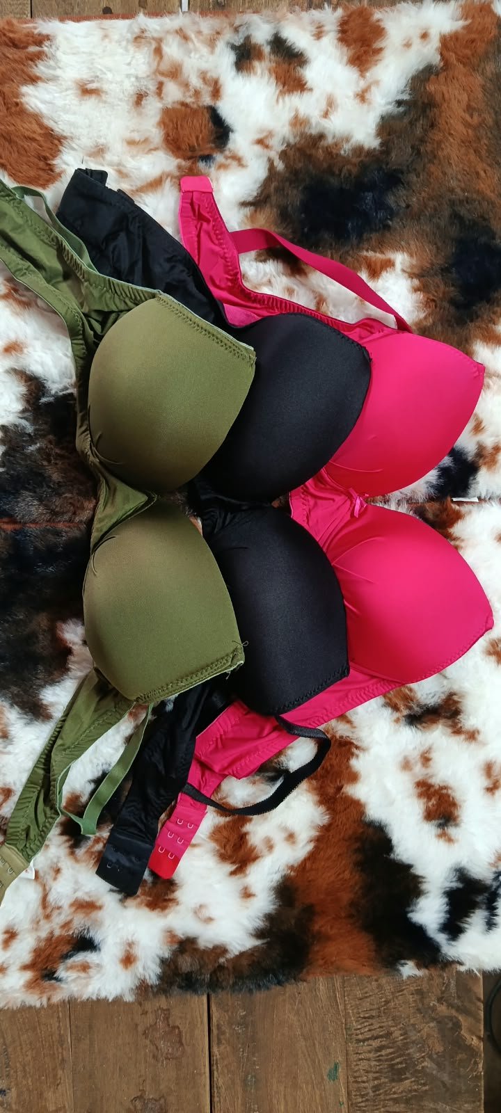 Standard Bra Thailand – Description Discover the comfort and style of Standard Bra Thailand, designed for everyday wear with a comfortable fit and a stylish look. Its elegant design and soft-feel fabric make it a suitable choice for daily use. Perfect for women who prefer a combination of comfort, support, and simplicity. বাংলা বিবরণ: স্ট্যান্ডার্ড ব্রা থাইল্যান্ড—প্রতিদিনের ব্যবহারের জন্য আরামদায়ক ও স্টাইলিশ একটি ব্রা। এর আকর্ষণীয় ডিজাইন, আরামদায়ক ফিটিং এবং নরম কাপড়ের অনুভূতি আপনাকে দেবে স্বাচ্ছন্দ্য ও আত্মবিশ্বাস। দৈনন্দিন ব্যবহারের জন্য উপযোগী এই ব্রাটি আরাম ও স্টাইলের সুন্দর সমন্বয়। Product Name: Standard Bra Thailand Category: Women’s Innerwear Style: Everyday Comfort Bra