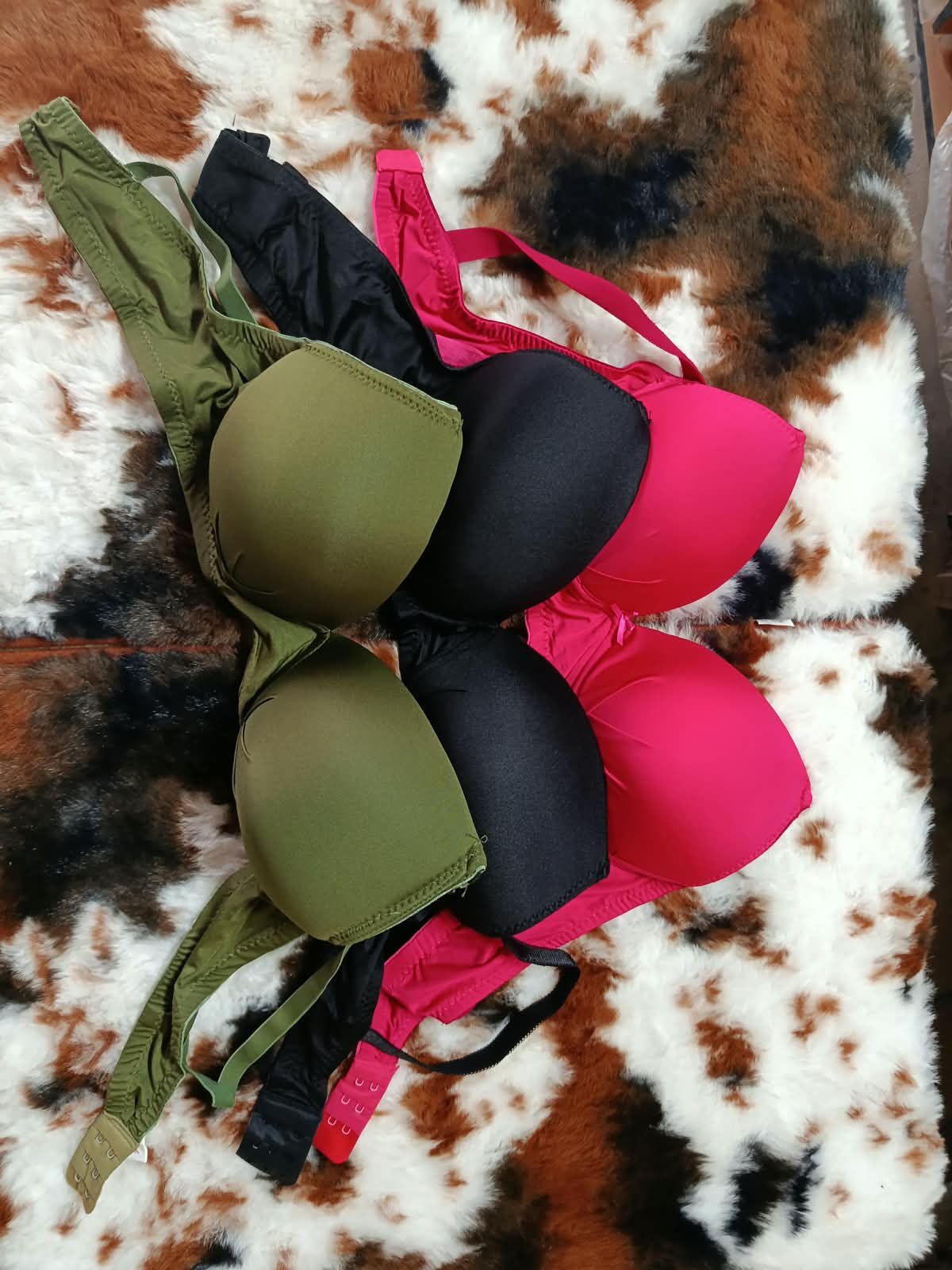 Standard Bra Thailand – Description Discover the comfort and style of Standard Bra Thailand, designed for everyday wear with a comfortable fit and a stylish look. Its elegant design and soft-feel fabric make it a suitable choice for daily use. Perfect for women who prefer a combination of comfort, support, and simplicity. বাংলা বিবরণ: স্ট্যান্ডার্ড ব্রা থাইল্যান্ড—প্রতিদিনের ব্যবহারের জন্য আরামদায়ক ও স্টাইলিশ একটি ব্রা। এর আকর্ষণীয় ডিজাইন, আরামদায়ক ফিটিং এবং নরম কাপড়ের অনুভূতি আপনাকে দেবে স্বাচ্ছন্দ্য ও আত্মবিশ্বাস। দৈনন্দিন ব্যবহারের জন্য উপযোগী এই ব্রাটি আরাম ও স্টাইলের সুন্দর সমন্বয়। Product Name: Standard Bra Thailand Category: Women’s Innerwear Style: Everyday Comfort Bra